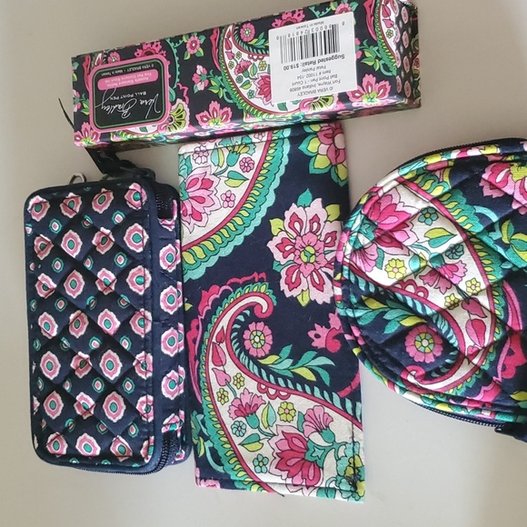 Rare Breast cancer Vera Bradley A 4 Piece Vera Bradey set. - Picture 3 of 14